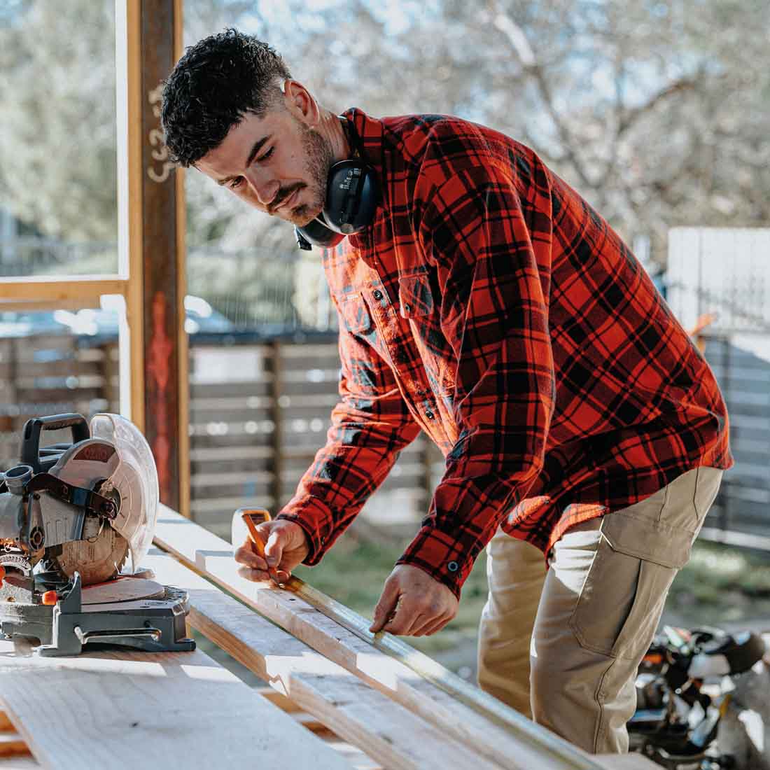 Men's Lightweight Check Flannel Shirt - Image 11